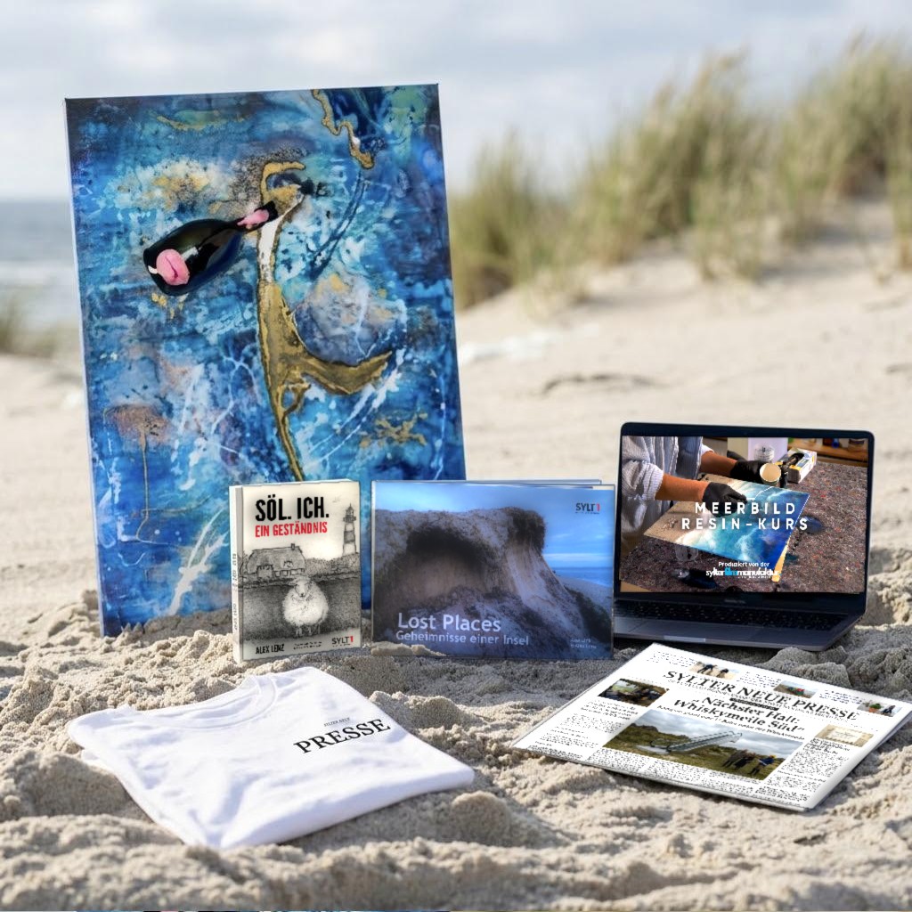 Sylt Geschenke am Strand: Bücher Söl. Ich. und Sylt Lost Places, E-Book, Resinkunst von Meerwerk Sylt, Resin-Kurs, Presse-Shirt und die Sylter Neue Presse im Sand vor Düne und Nordsee